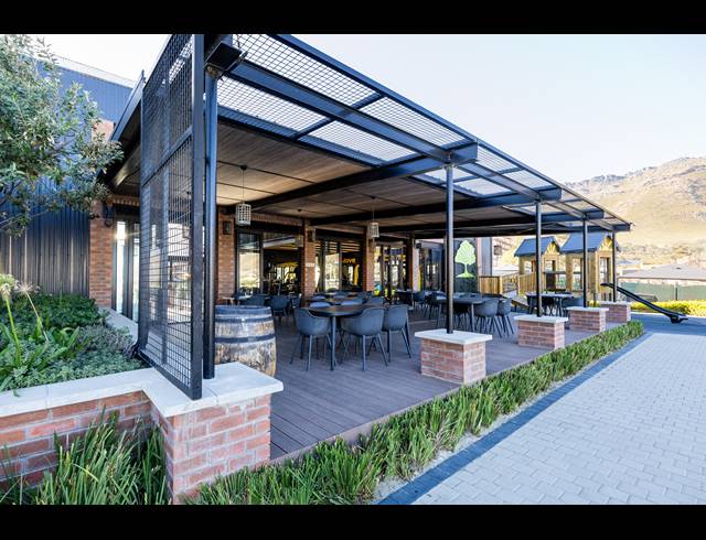 1 BEDROOM APARTMENT TO LET IN GREENBAY ECO ESTATE